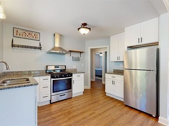 5th image of 1014 Shabbona Dr