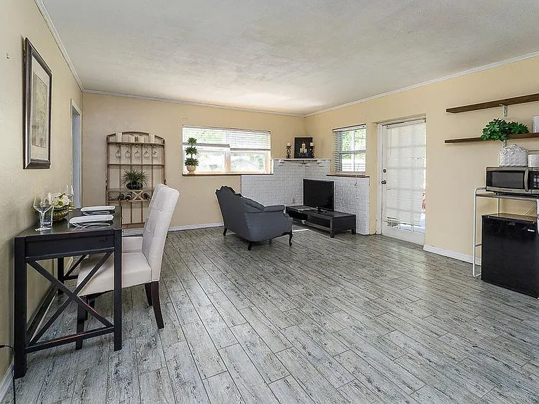 11 S University Cir — Photo 23