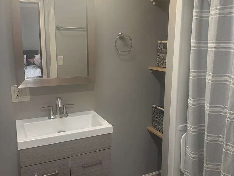 501 E Olive St — Photo 2