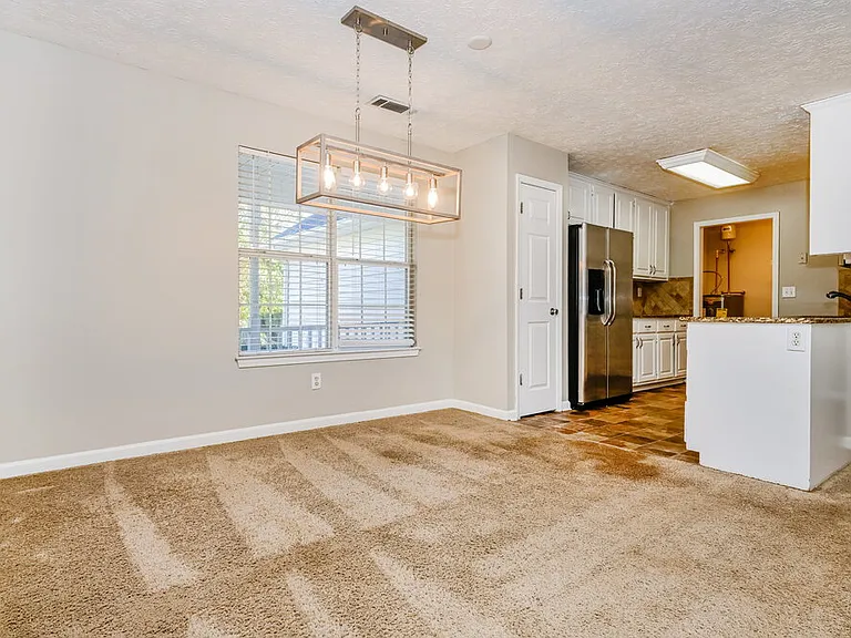 725 Grove Pointe Cir — Photo 5
