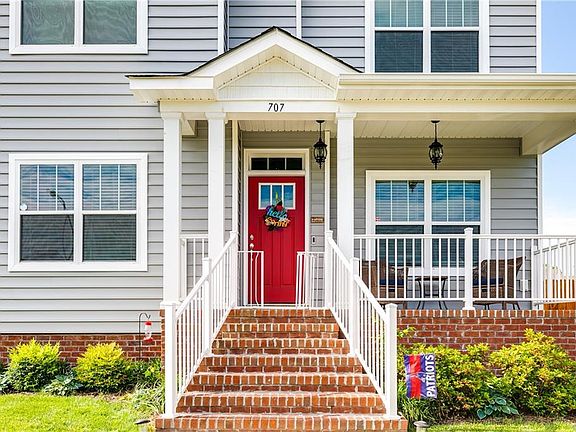 2nd image of 707 Admiral Gravely Blvd