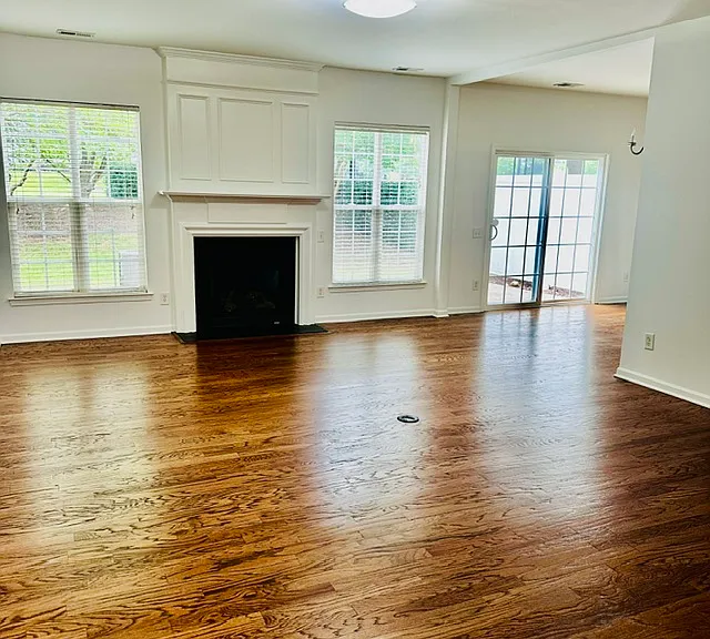 9002 Bishop Crest Ln — Photo 4