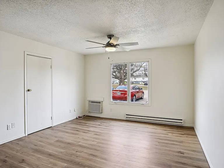 2402 High View Ct — Photo 5