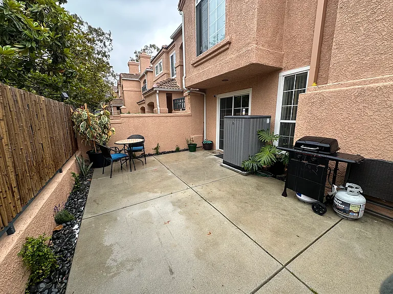 1323 Lost Point Ln — Photo 6
