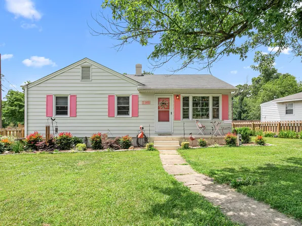 302 Bradley St, Burlington, NC 27215