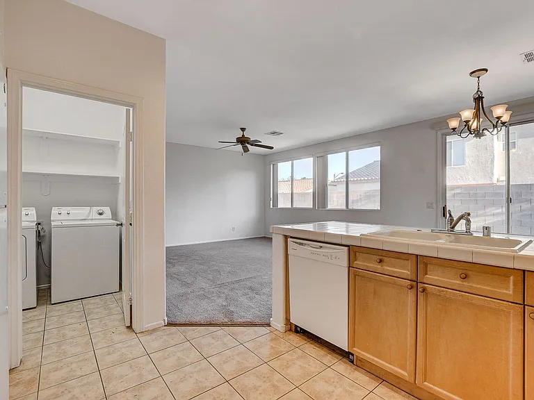9215 Horseshoe Basin Ave — Photo 20