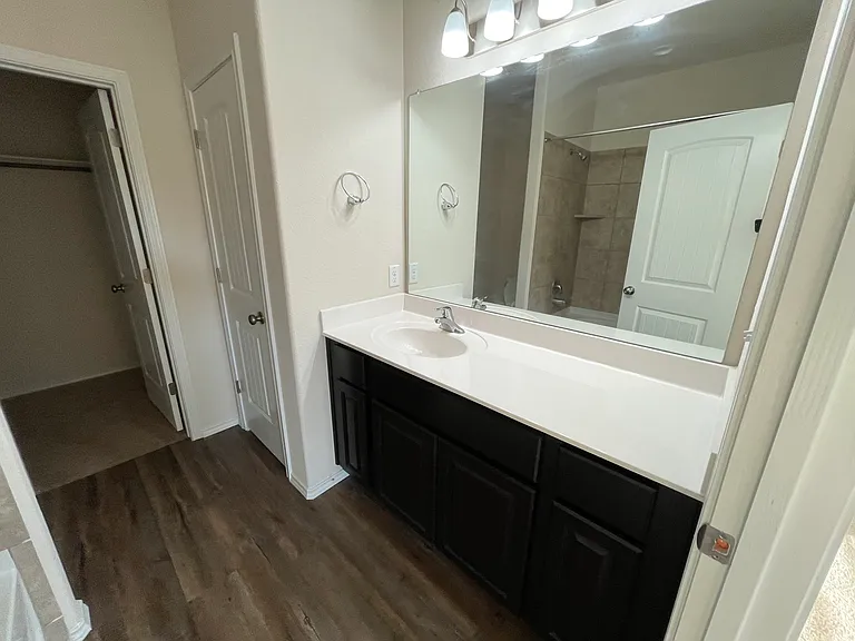 141 Buttercup Bnd — Photo 16