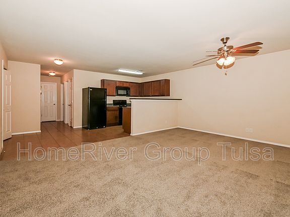 3rd image of 3501 E Gillette St