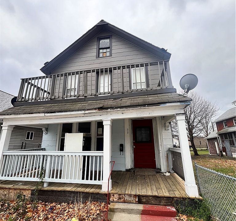 1st image of 317 Swan St