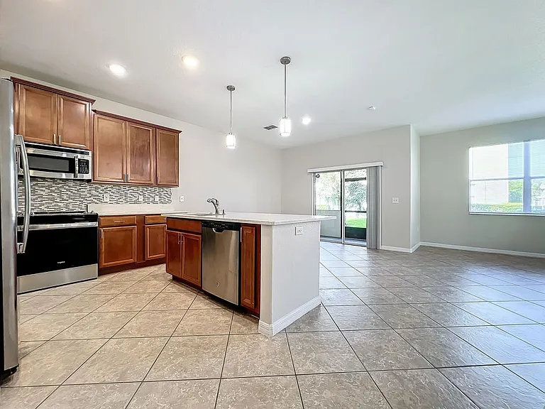 3002 Bargate St — Photo 3