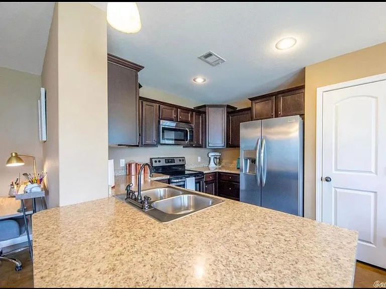1722 Milburn Dr — Photo 13