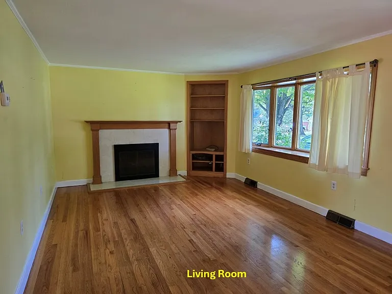 121 Huntington Rd — Photo 4