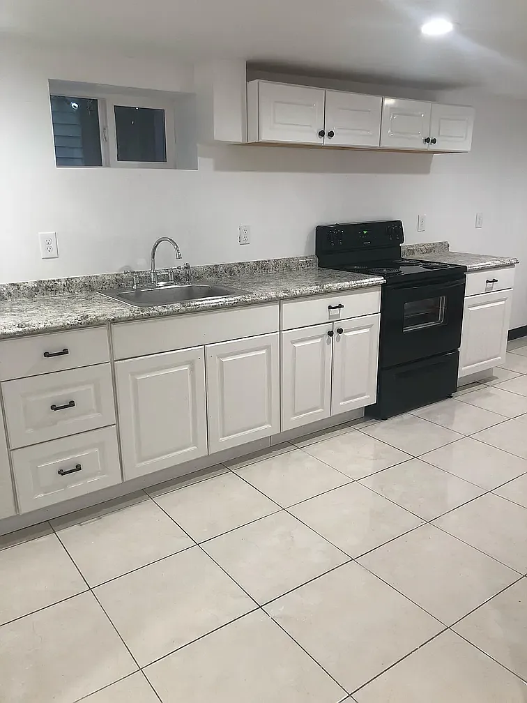2 bed, $1,100 — Photo 2