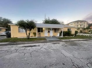 400 Metcalf Ct, West Palm Beach, FL 33407