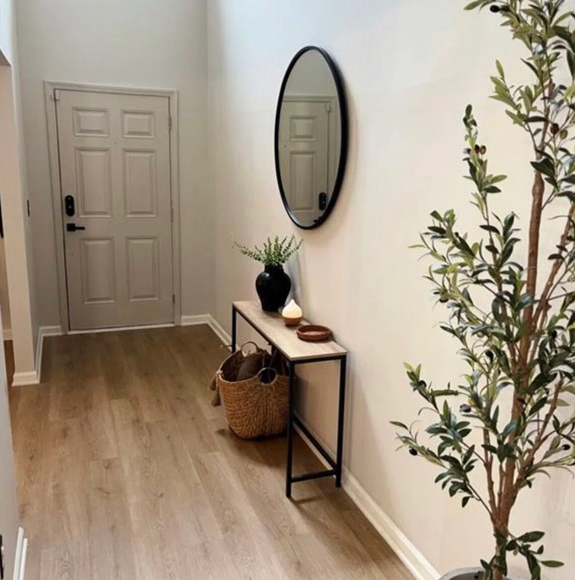 4 bed, 2.5 bath, 2279 sqft, $2,590 — Photo 3