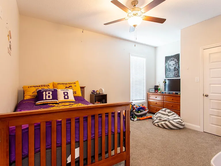 3921 Countess Ct — Photo 25