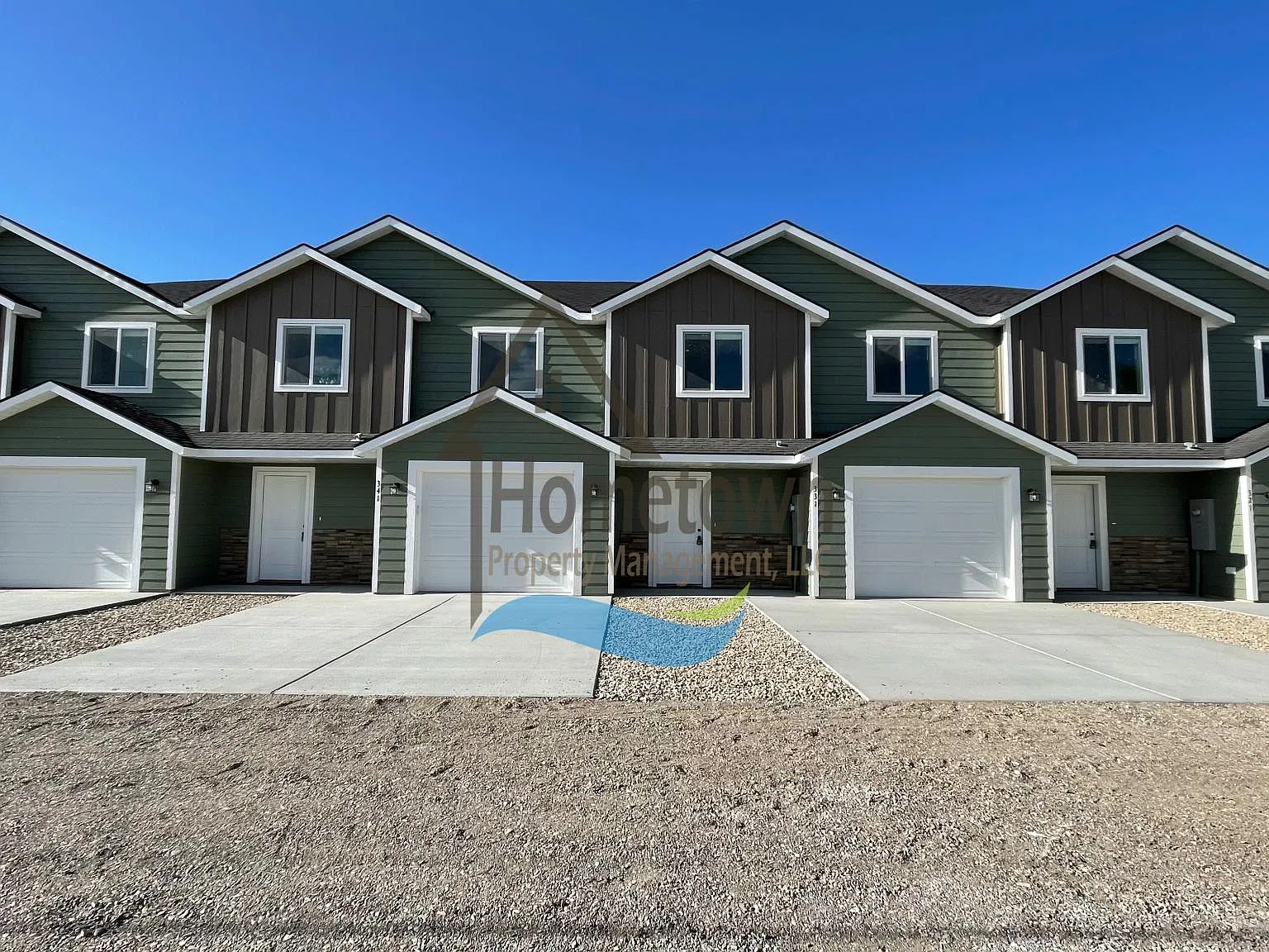 3 bed, 2.5 bath, 1525 sqft, $1,700 — Photo 3