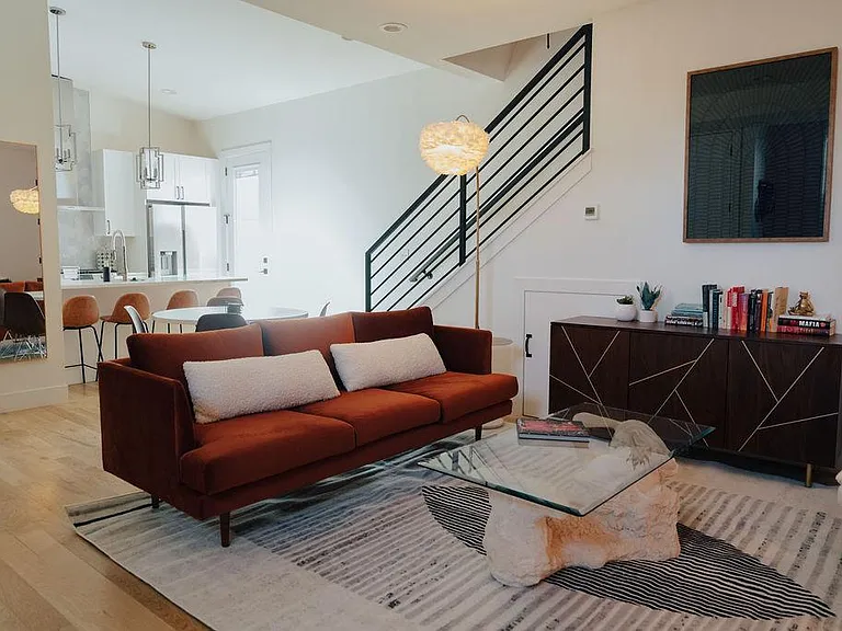 475 N Galapago St #2 — Photo 2