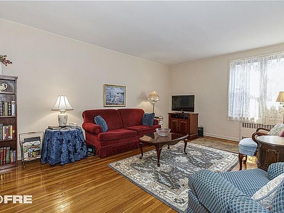 4th image of 2310 Ocean Pkwy APT 2I