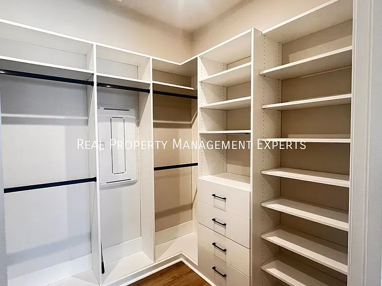 3162 Hutton Gardens Ln — Photo 9