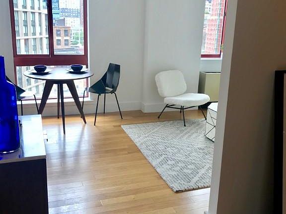 4th image of 444 W 35th St APT 7E