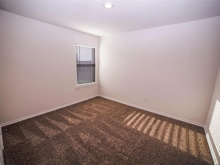 103 Whirlway Ln — Photo 9