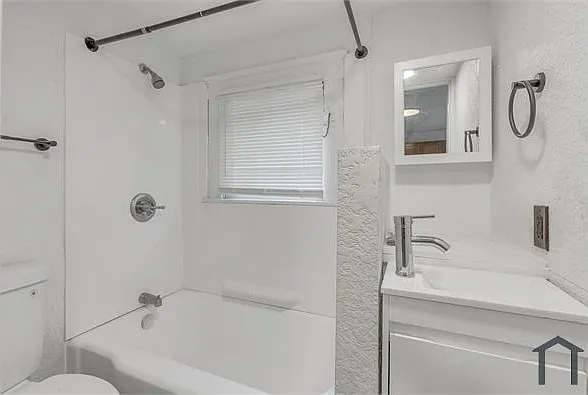 4 bed, 2068 sqft, $1,400 — Photo 4
