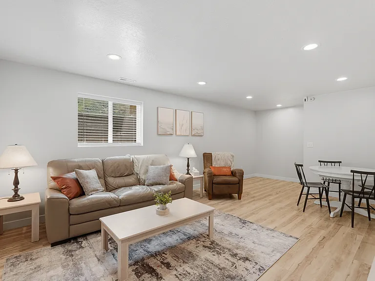 2569 N 2900 E — Photo 4