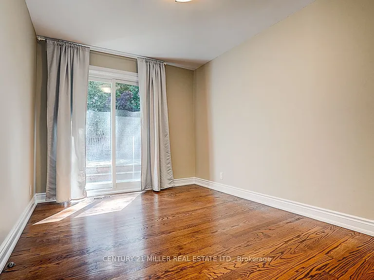 37 Dallington Dr — Photo 34