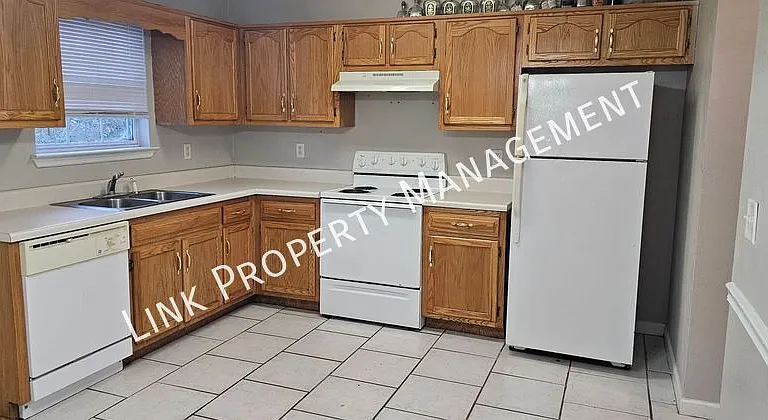 1106 Carline Rd #D — Photo 5
