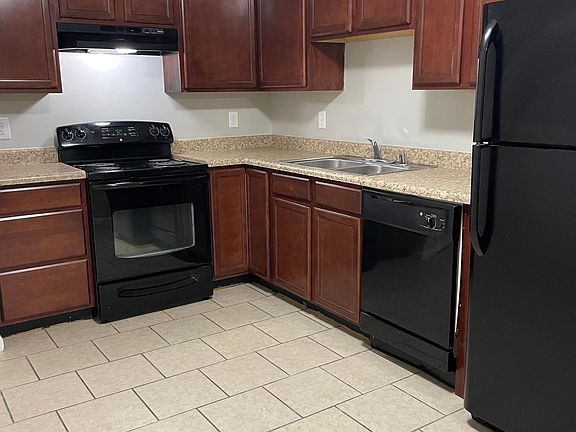 4th image of 166 S Killarney Ln #8