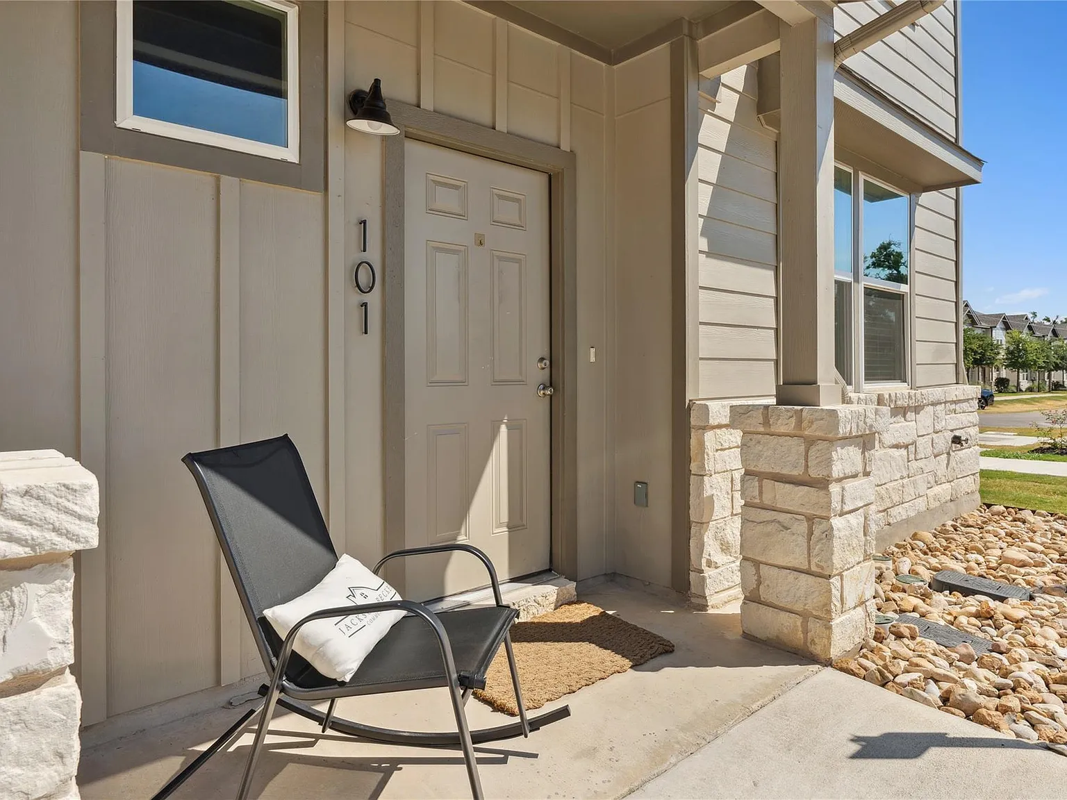 2 bed, 2.5 bath, 1086 sqft, $1,550 — Photo 4