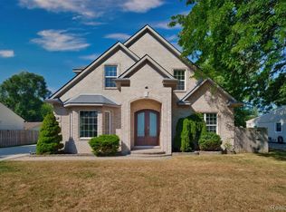 33528 Rhonswood St, Farmington, MI