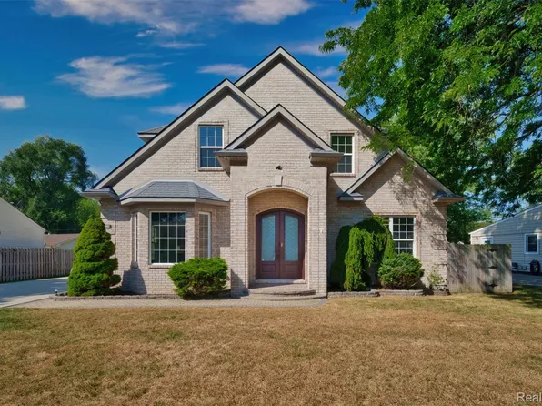 33528 Rhonswood St, Farmington, MI 48335