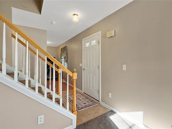 4th image of 8241 Hoyt Rd