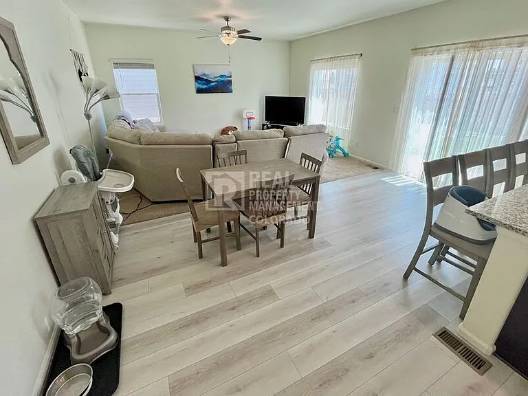 7104 Vermillion St — Photo 2
