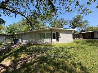 765 Bobbins Ln, Florissant, MO 63033