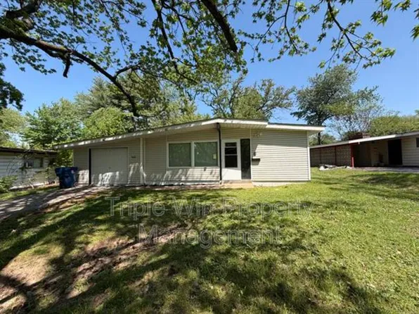 765 Bobbins Ln, Florissant, MO 63033