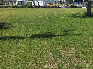 3920 George Sawyer Ln, Saint James City, FL 33956