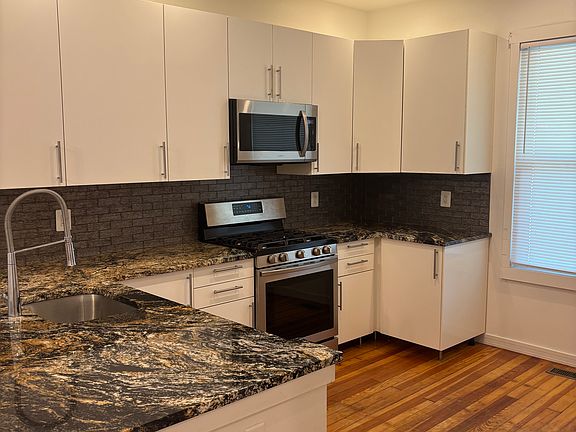 5th image of 3202 Lincoln Blvd