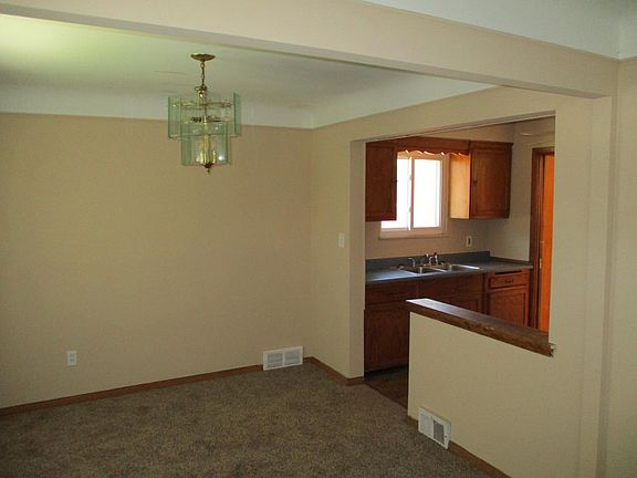 5th image of 4703 Beechgrove Ave