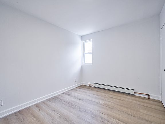 2nd image of 1046 Bathurst St #1-Bedroom