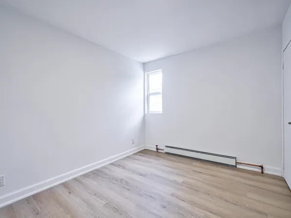 1046 Bathurst St #1-Bedroom, Toronto, ON M5R 3G7