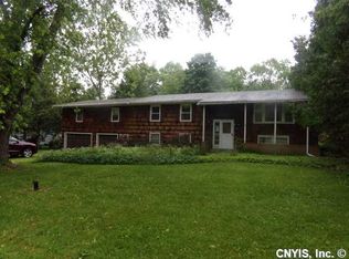 8039 Chatham Dr, Manlius, NY 13104