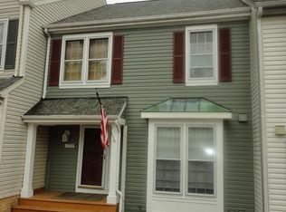 8222 Maple Ridge Ave, Springfield, VA 22153