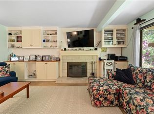 108 Heritage Vlg #B, Southbury, CT 06488