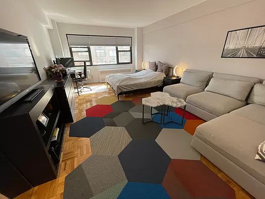 3rd image of 335 E 51st St APT 7B