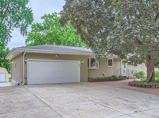 1883 15th Ave NW, New Brighton, MN 55112