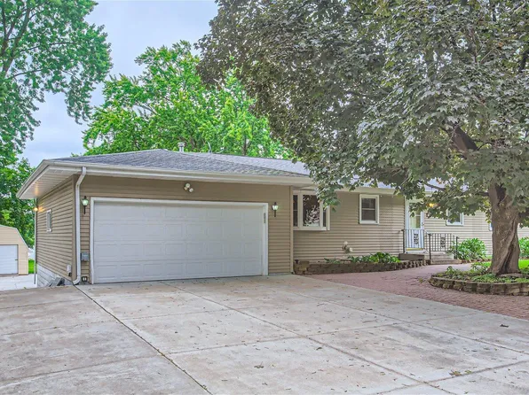 1883 15th Ave NW, New Brighton, MN 55112