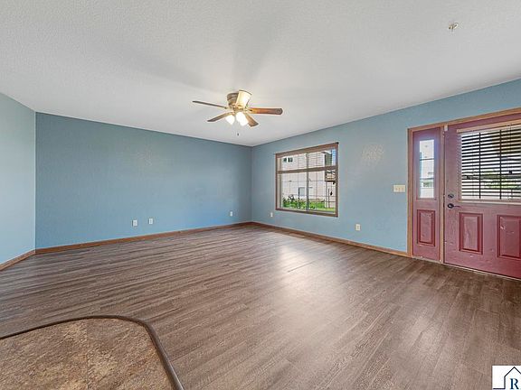 5th image of 2203 Rolling Green Ln
